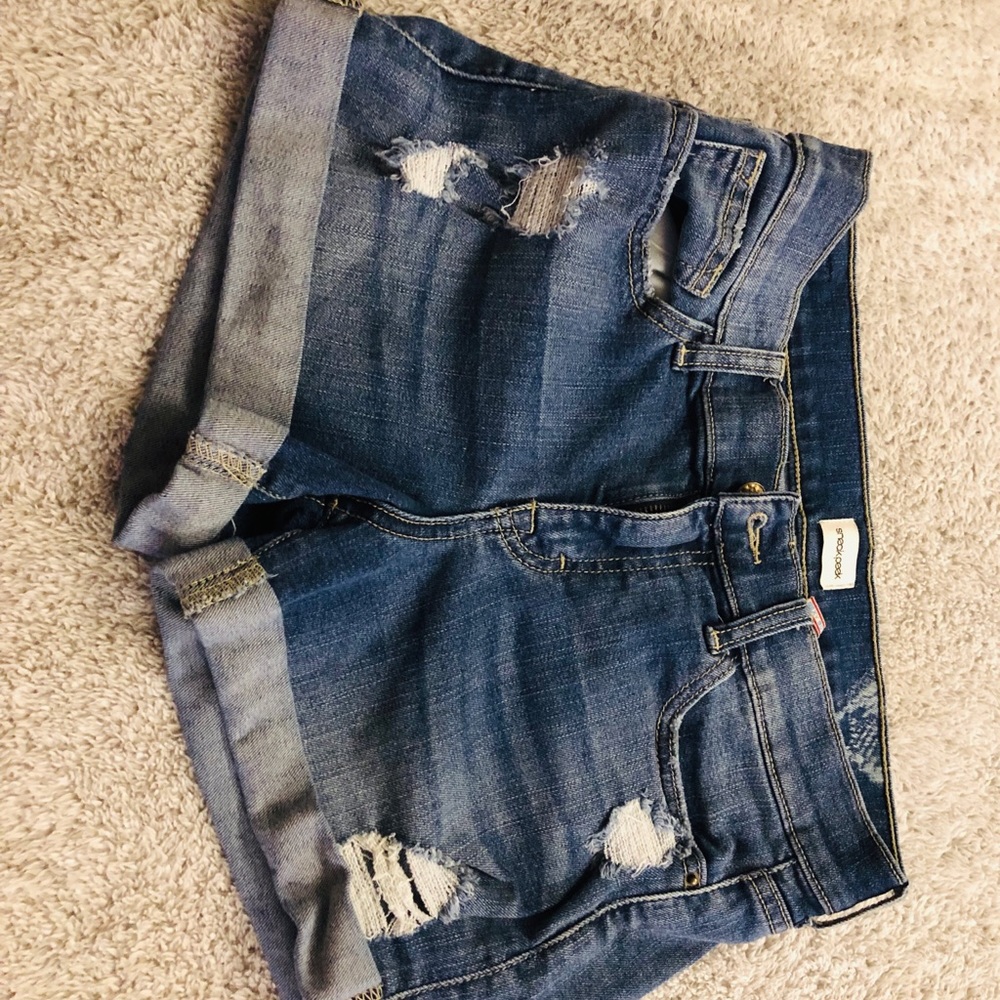 Sneak peek shorts